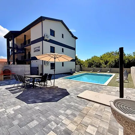 Lavanda - Pool *