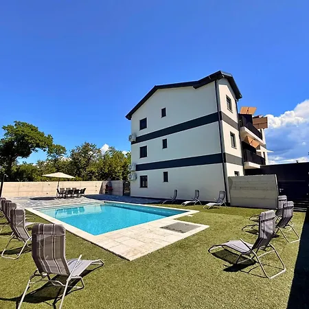 Lavanda - Pool